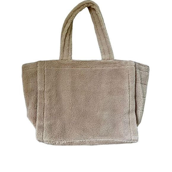 NWT Victoria’s Secret Fuzzy Sherpa Tan Cream Tote - Picture 5 of 13